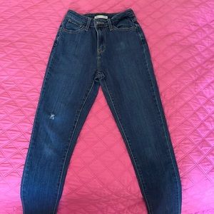 Levi’s 721 High Rise Skinny Jeans, Size 26